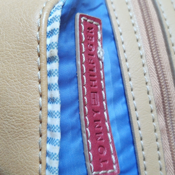 Tommy Hilfiger Tan Shoulder Bag - Picture 15 of 17